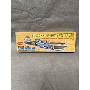 VINTAGE GUILLOW'S FLYING MODEL KIT CURTISS P-40 WARHAWK "FLYING TIGER"‎ OF WWII